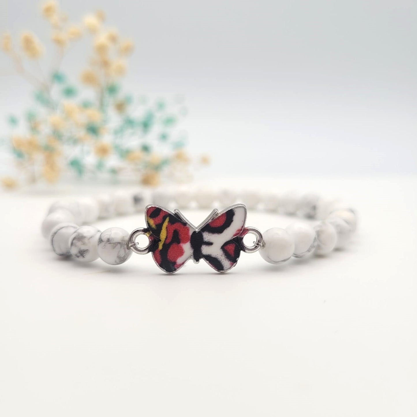 Bracelet Howlite papillon rouge